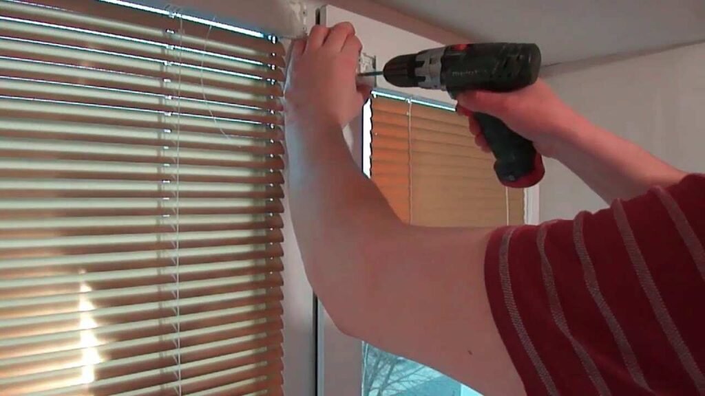 Venetian blinds repair